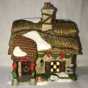 NWOT - Department 56 Hollyberry Cottage Dickens' Village Series 2004 - Lights Up